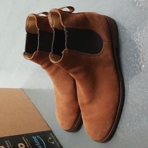 Clark Gobi Chelsea boots